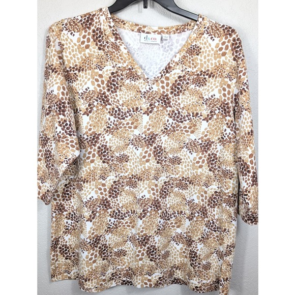 D&Co Denim Company Womens V Neck 3/4 Sleeve Top Leopard Print Brown Tan Size L - Picture 2 of 8